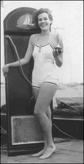 Margaret "aquaplanes" in New York harbor